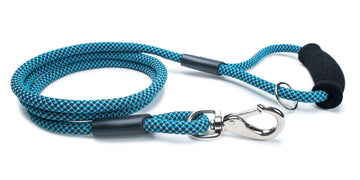 Fetchum Leash In Aussie Blue + Comfort Grip with premium climbing rope and comfort foam handle.