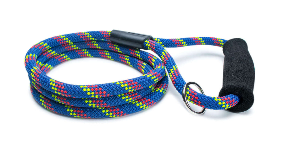 Fetchum Leash In Laser Swirl + Comfort Grip with comfort grip handle and quick attachment O-ring.