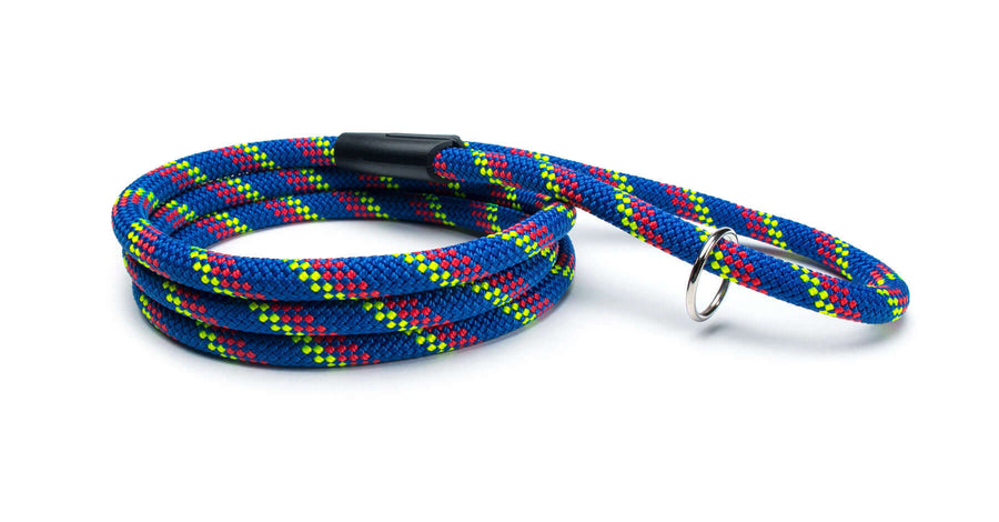 Fetchum Leash In Laser Swirl, durable climbing rope leash with colorful design and O-ring for accessories.