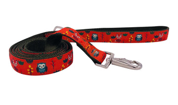 Foxy Friends Leash featuring a colorful owl design, made with durable materials and a stylish swivel snap.