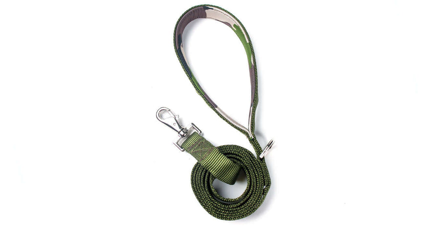 GREEN PADDED HANDLE LEASH featuring a comfortable grip and a stylish swivel snap clasp.