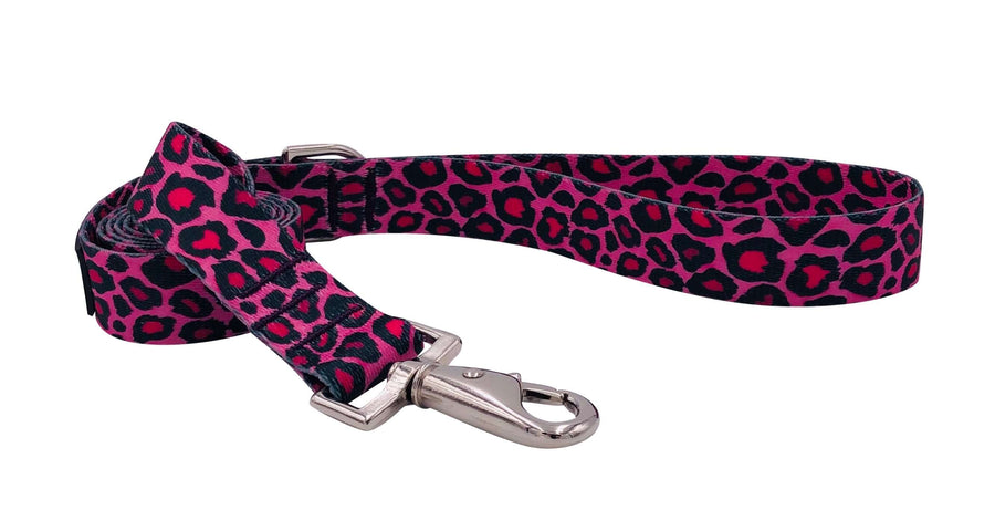 PINK CHEETAH LEASH featuring strong polyester webbing and stylish swivel snap for durability and comfort.