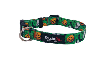 Pumpkin and Skull Dog Collar made of resistant polyester with quick-release buckle and D-ring, featuring vibrant pumpkin and skull design.