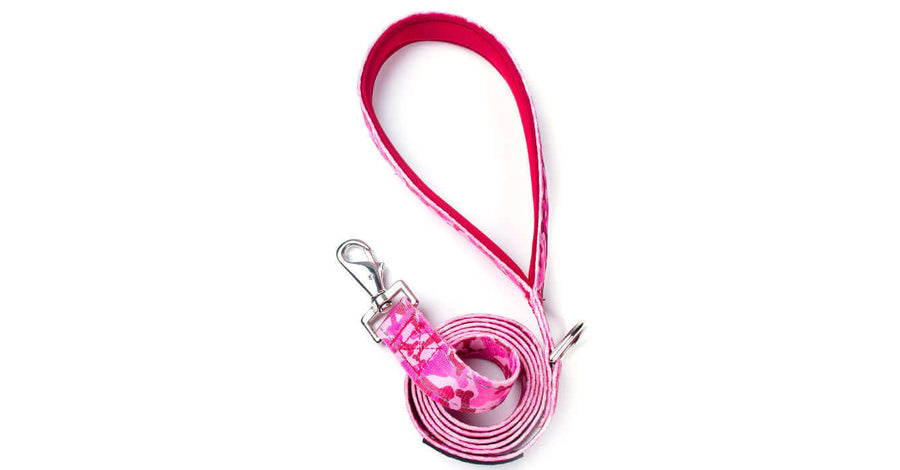 REFLECTIVE PINK BONE CAMO PADDED HANDLE LEASH in pink camo design, featuring padded handle and swivel snap.