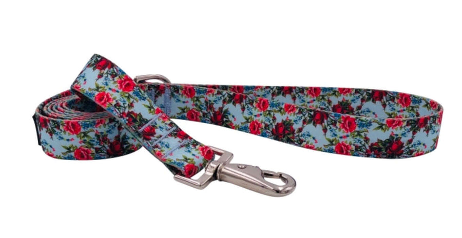 VINTAGE ROSE LEASH made of polyester, featuring beautiful rose design, strong swivel snap, and D ring for accessories.